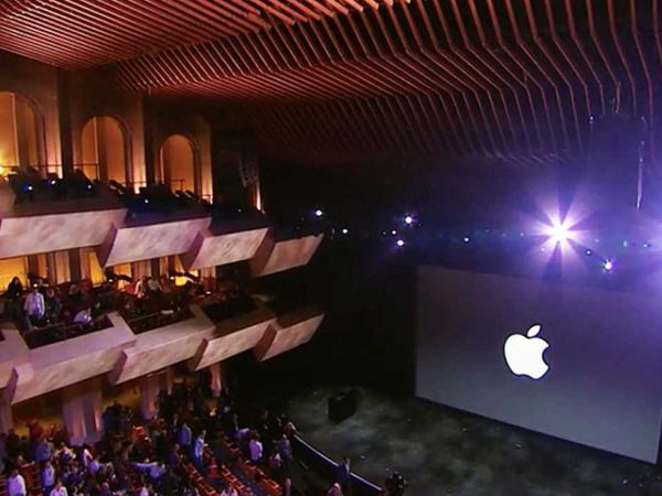 آبل تكشف عن طرازين من هاتفها iPhone المنتظر: ايفون 6  و ايفون 6 بلاس